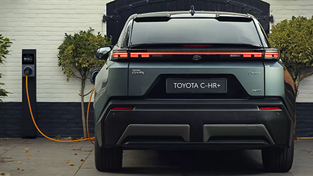 Toyota+C-HR+en+laadpaal-30-2