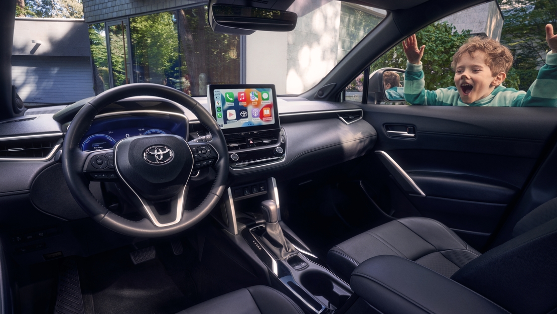toyota-corolla-cross-interieur-dashboard-multimedia