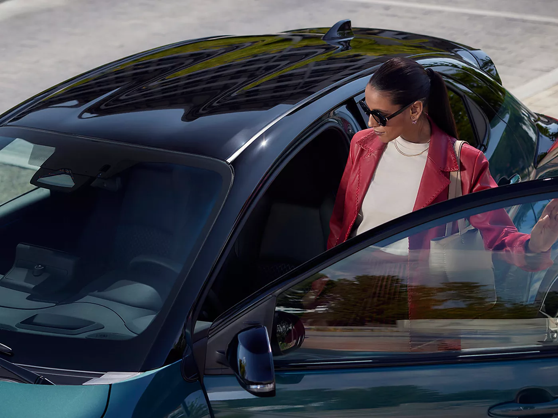 Toyota_Yaris_Spotlight_1280x1280_03