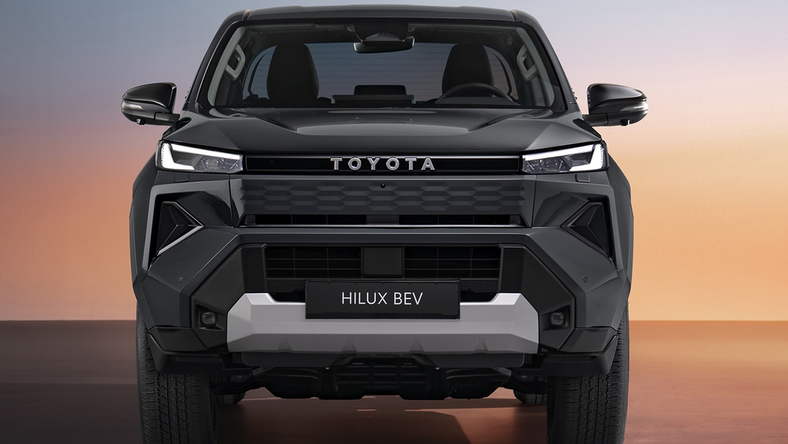 TOYOTA-Hilux-BEV-2026-vooraanzicht
