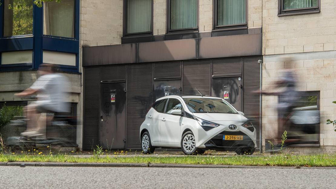 Toyota-blikvanger-van-de-maand-Aygo-van-een-oud-vrouwtje