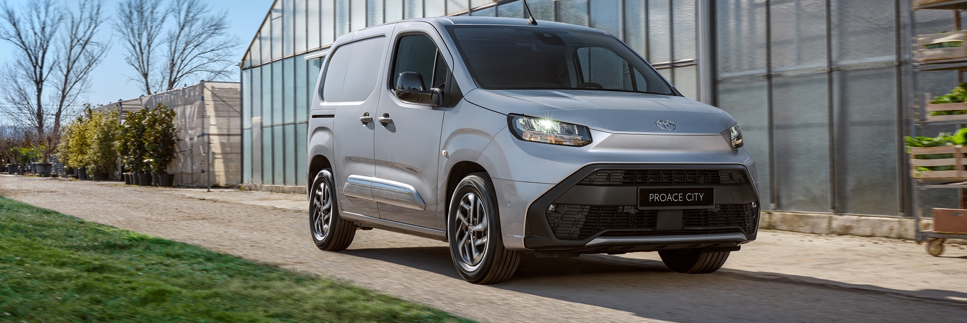 TOY_LCV_PROFESSIONAL_2024_HUB_IMG_Proace_City_01