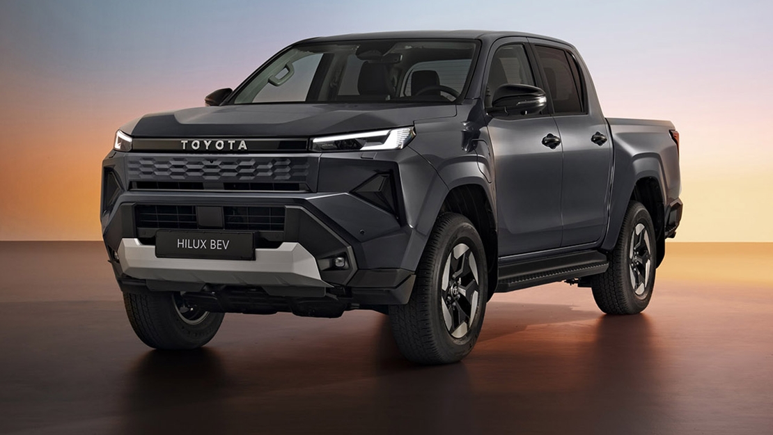 TOYOTA-Hilux-BEV-2026-schuin-voor