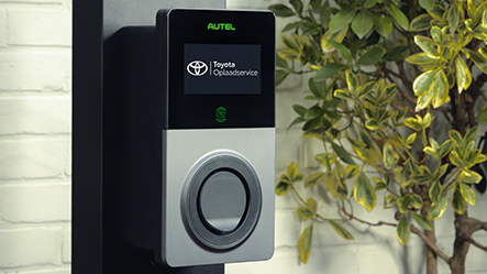 Toyota C-HR en laadpaal-11